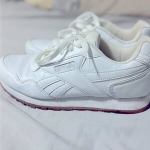 Brand new white Reebok sneakers vintage style court shoes 8US